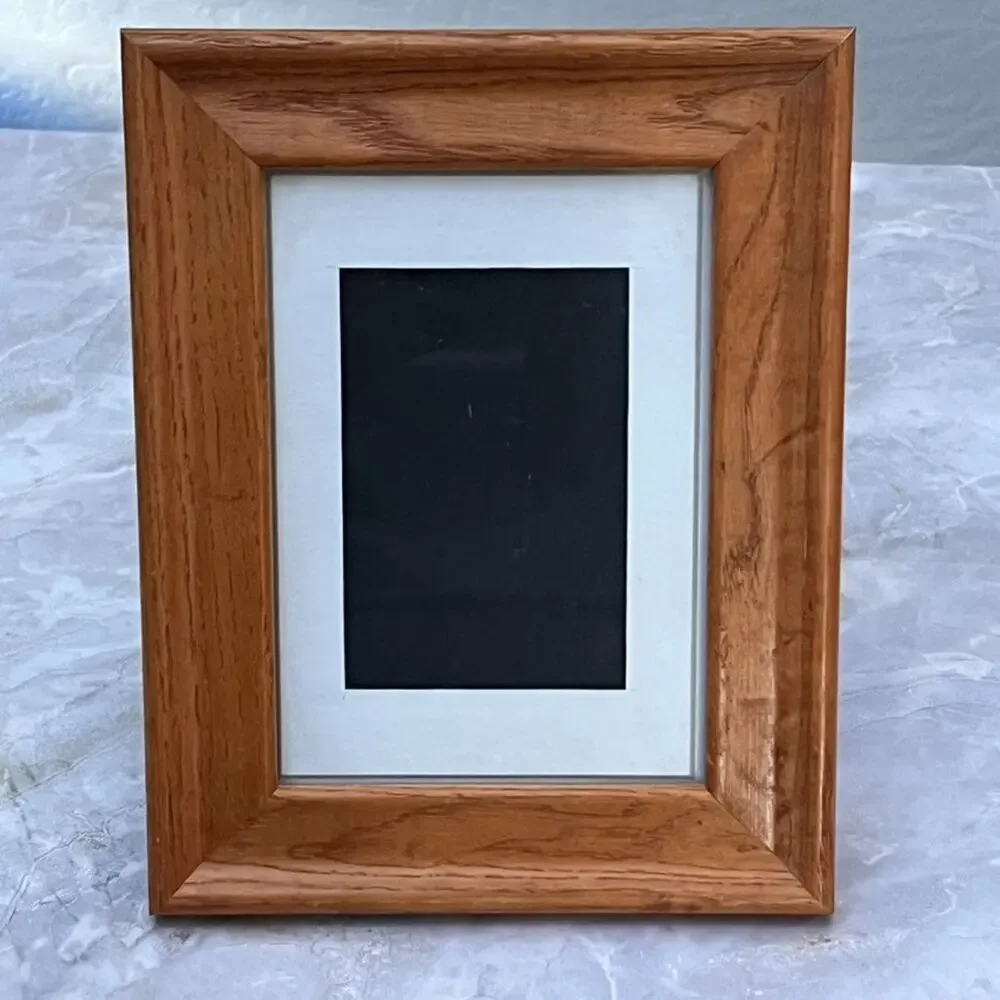 Wooden Picture Frame With White Border for 5 x 7